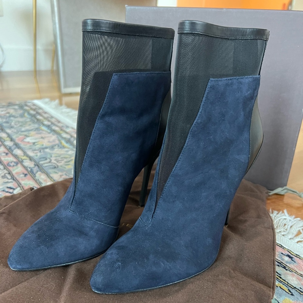 Elie Tahari Boots